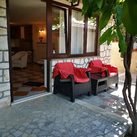 Apartment Apartman Ana *