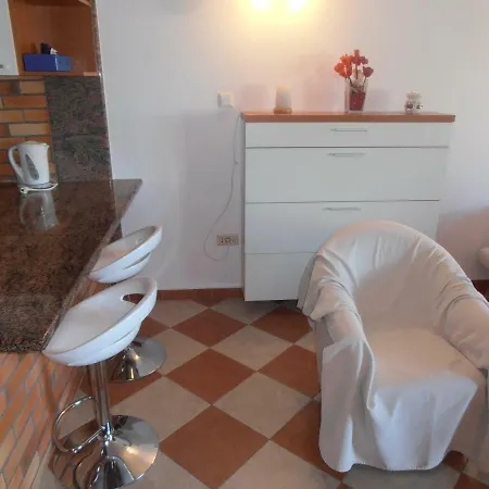 Ana Apartment *